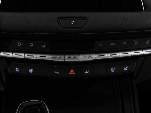 Used 2021 Cadillac XT4 Premium Luxury image 45