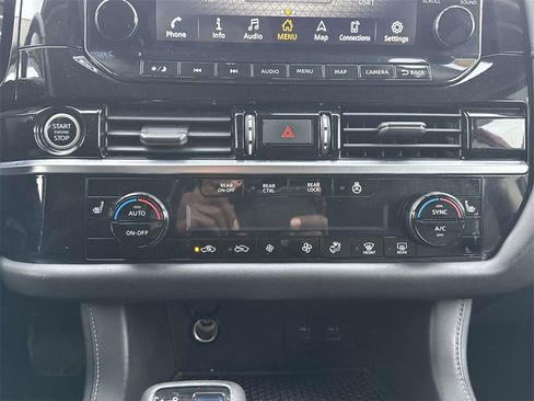 Used 2022 Nissan Pathfinder SL image 29