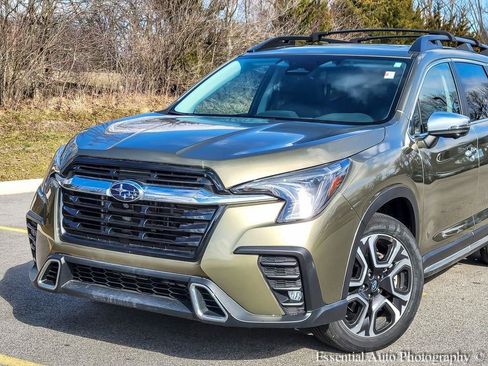 Used 2023 Subaru Ascent Touring image 2