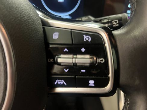 Used 2024 Kia Carnival SX FWD image 27