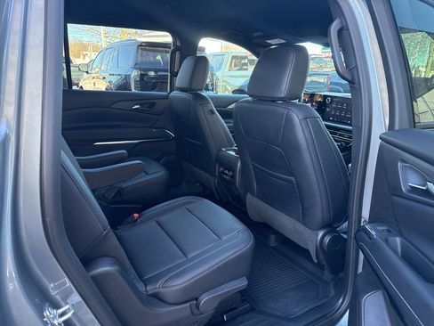 Used 2026 Chevrolet Traverse LT w/ Midnight/Sport Edition image 32