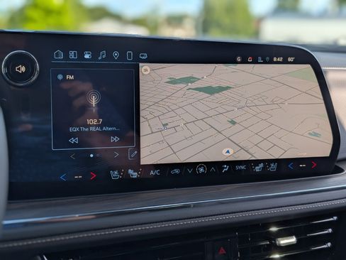 New 2025 Chevrolet Suburban Premier image 17