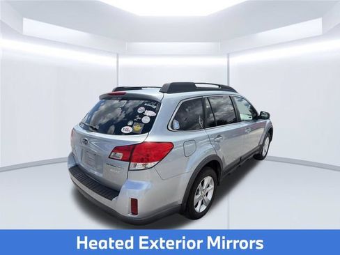 Used 2013 Subaru Outback 2.5i Premium AWD/4WD image 6