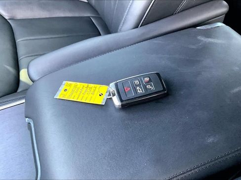 Used 2023 Land Rover Range Rover SE AWD/4WD image 10