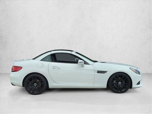 Used 2020 Mercedes-Benz SLC 300 image 4