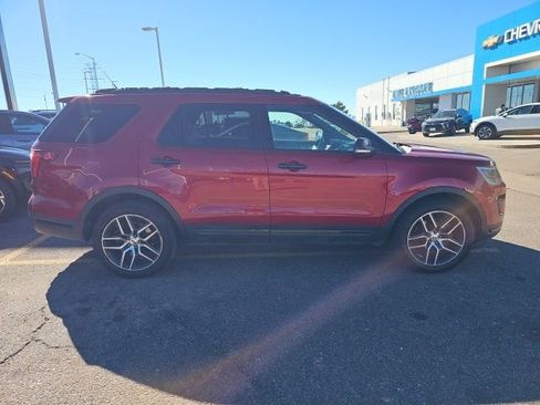 Used 2018 Ford Explorer Sport image 2