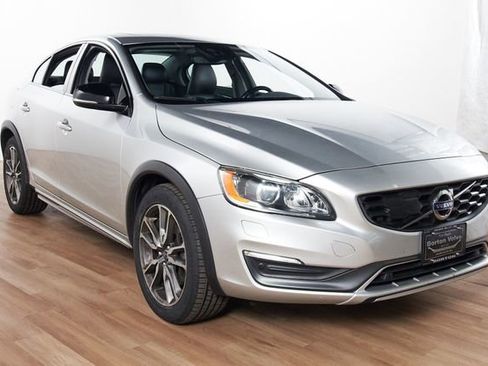 Used 2016 Volvo S60 T5 Cross Country Platinum AWD/4WD image 3
