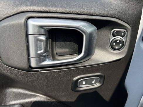 Used 2024 Jeep Wrangler Unlimited AWD/4WD image 16