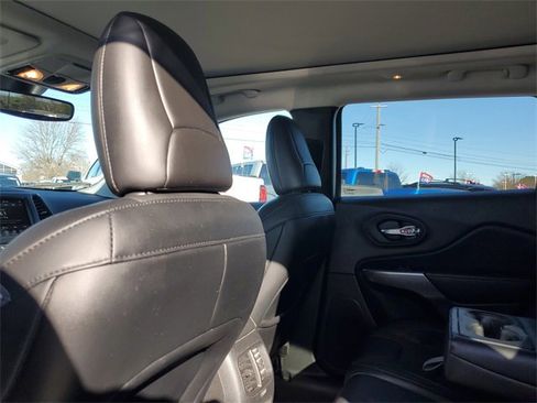 Used 2022 Jeep Cherokee Latitude Lux w/ Sun & Sound Group image 33