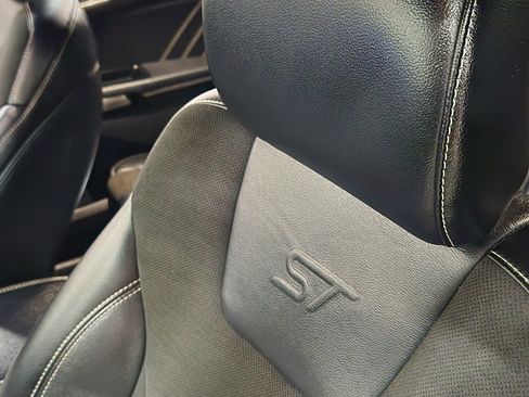 Used 2019 Ford Edge ST image 35