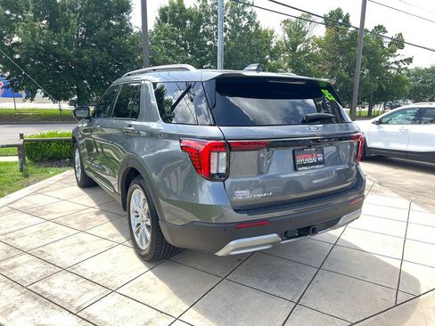 Used 2025 Ford Explorer Platinum RWD image 14