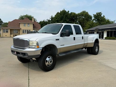 Used 2001 Ford F350 4x4 Crew Cab DRW Super Duty image 1