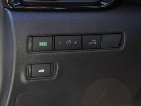 New 2025 Nissan Sentra SV image 9