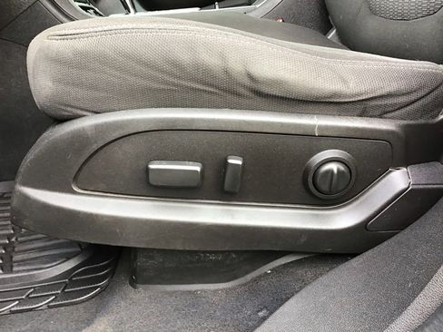 Used 2016 Chevrolet Traverse LT image 9