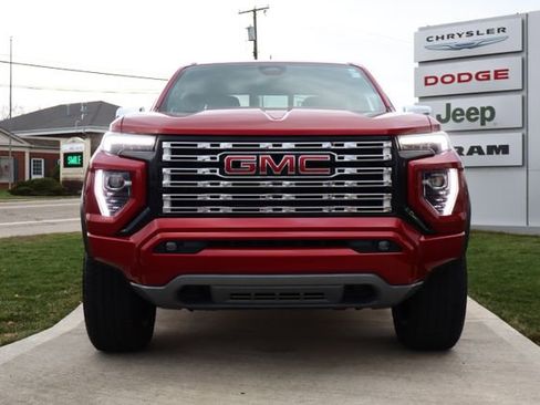 Used 2023 GMC Canyon Denali image 4