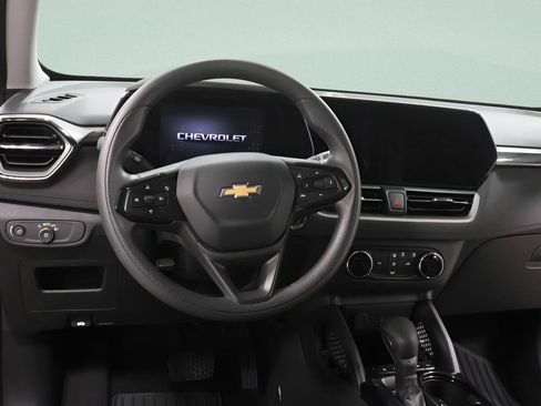 Used 2024 Chevrolet TrailBlazer LS w/ LS Convenience Package AWD/4WD image 6