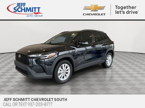 Used 2023 Toyota Corolla Cross LE image 5