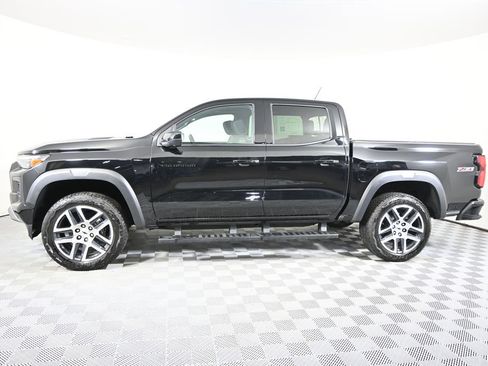 Used 2024 Chevrolet Colorado Z71 w/ Z71 Convenience Package 2 AWD/4WD image 2