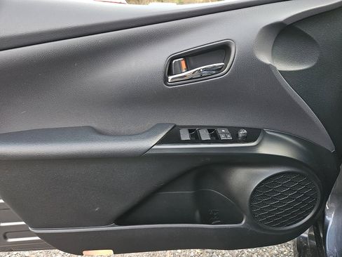 Used 2022 Toyota Prius Prime XLE image 12