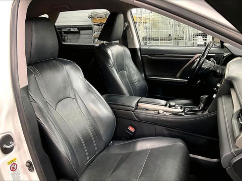 Used 2018 Lexus RX 350L FWD w/ Accessory Package image 8