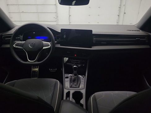 Used 2025 Volkswagen Jetta Sport image 11