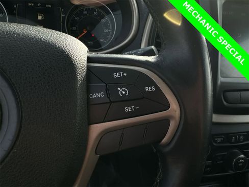 Used 2015 Jeep Cherokee Latitude image 24