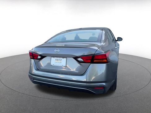 Used 2025 Nissan Altima 2.5 SV FWD image 14