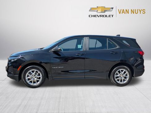 Used 2023 Chevrolet Equinox LS FWD image 8