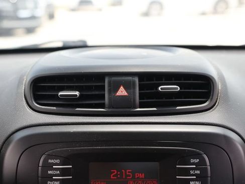 Used 2016 Kia Soul FWD image 35