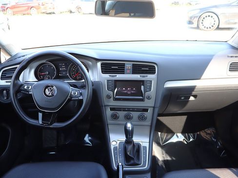 Used 2015 Volkswagen Golf TDI FWD image 12
