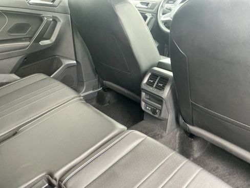 Used 2023 Volkswagen Tiguan SE AWD/4WD image 20