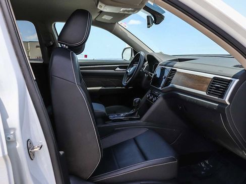 Used 2022 Volkswagen Atlas SE FWD image 16
