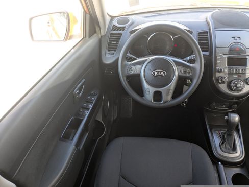 Used 2011 Kia Soul + w/ Audio Pkg image 19