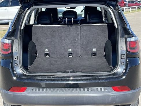 Used 2019 Jeep Compass Latitude image 29