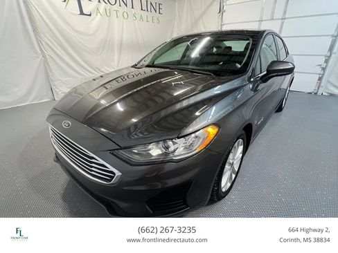 Used 2019 Ford Fusion SE FWD image 3