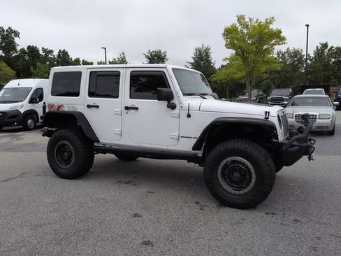 Used 2016 Jeep Wrangler Unlimited Sahara AWD/4WD image 2