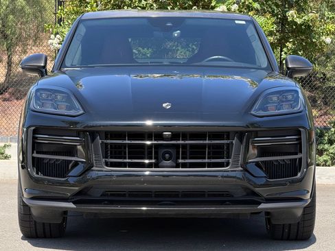 Certified 2024 Porsche Cayenne Turbo GT AWD/4WD image 10