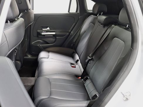 Used 2022 Mercedes-Benz GLA 250 4MATIC w/ Premium Package Lite image 33