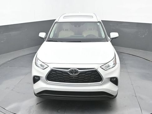Used 2025 Toyota Highlander Limited FWD image 29