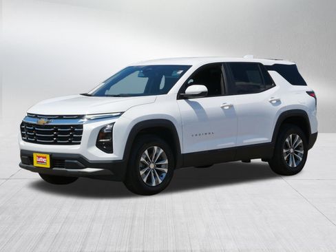 Used 2025 Chevrolet Equinox LT AWD/4WD image 3