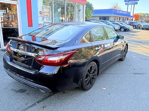 Used 2017 Nissan Altima 2.5 SR w/ Midnight Edition Package image 9