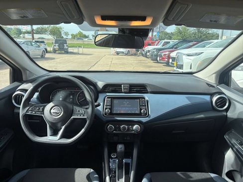Used 2025 Nissan Versa SV FWD image 30