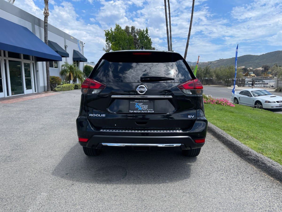 Used 2020 Nissan Rogue SV FWD image 6