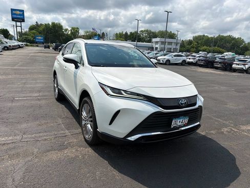 Used 2022 Toyota Venza XLE AWD/4WD image 12