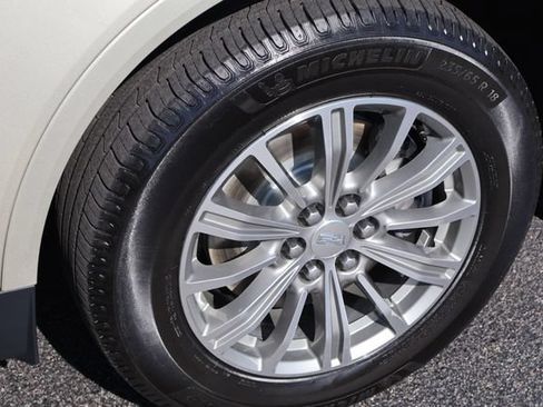 Used 2017 Cadillac XT5 Luxury w/ Driver Awareness Package FWD image 29