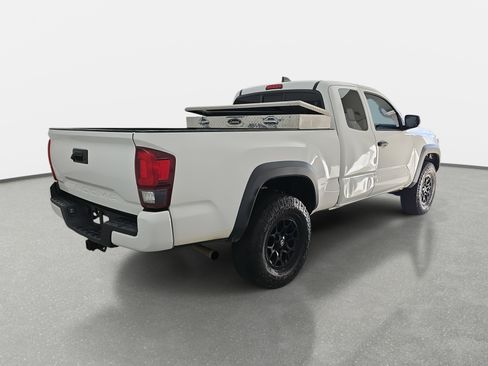 Used 2021 Toyota Tacoma SR image 5