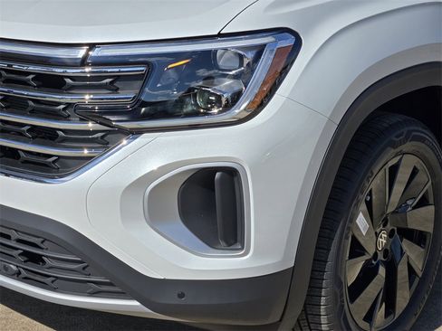 New 2026 Volkswagen Atlas SE image 6