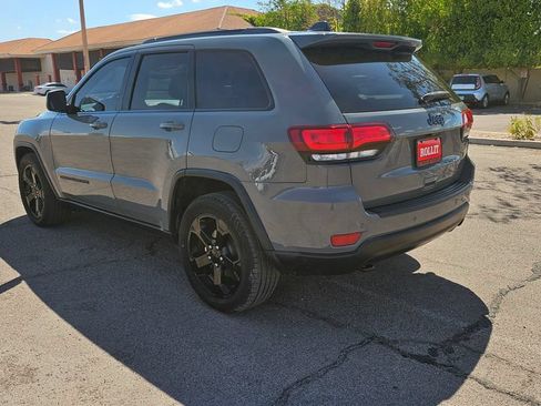 Used 2019 Jeep Grand Cherokee Laredo RWD image 8