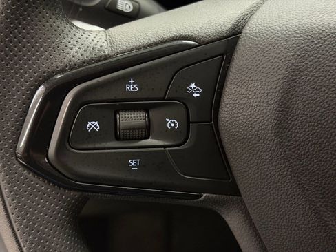 Used 2025 Chevrolet Trax LT image 12