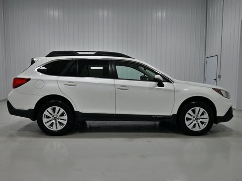 Used 2019 Subaru Outback 2.5i Premium AWD/4WD image 33